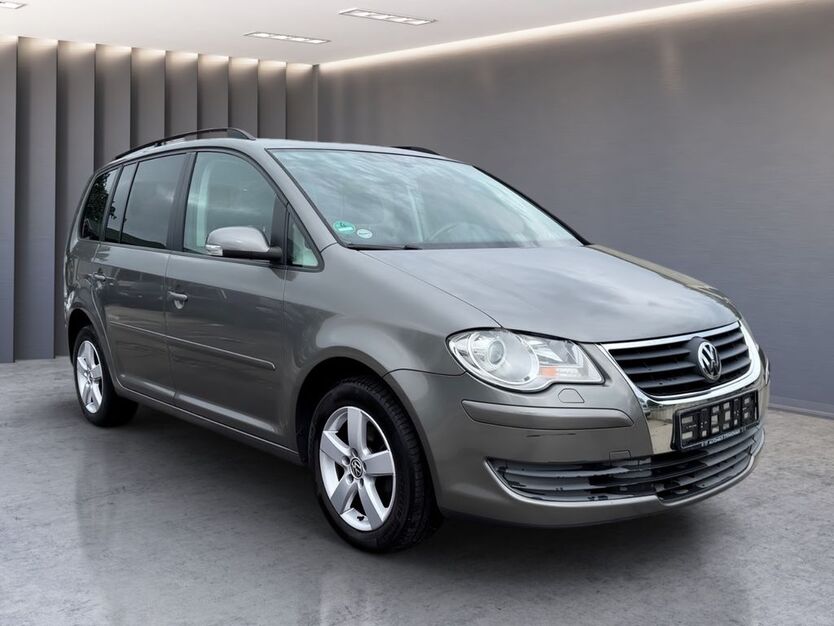 VW Touran 125.000 km 7.900 € Dresden 01108
