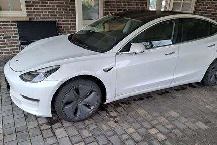 Tesla Model 3 211.800 km 18.499 &euro; Osterbrock 49744