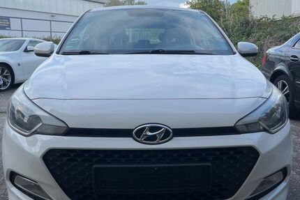 Hyundai i20 95.800 km 7.999 &euro; Hockenheim 68766
