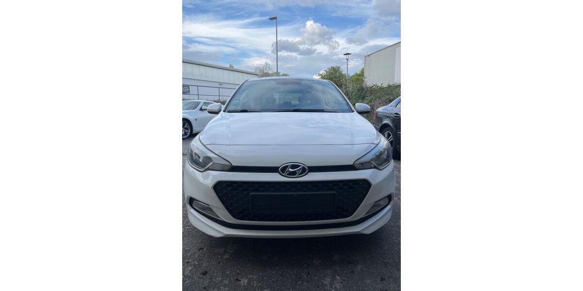 Hyundai i20 95.800 km 7.999 &euro; Hockenheim 68766