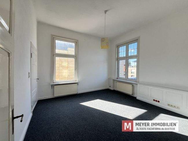 Vielseitige Büro Praxisfläche im Herzen von Rastede - Oldenburger Straße (Objekt-Nr. 6585) 5 zimmer