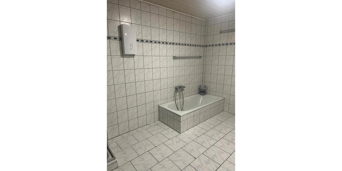 Etagenwohnung Bad Wünnenberg - 3 Zimmer, 111 m&sup2;, 600&euro; | Angebot:26536533