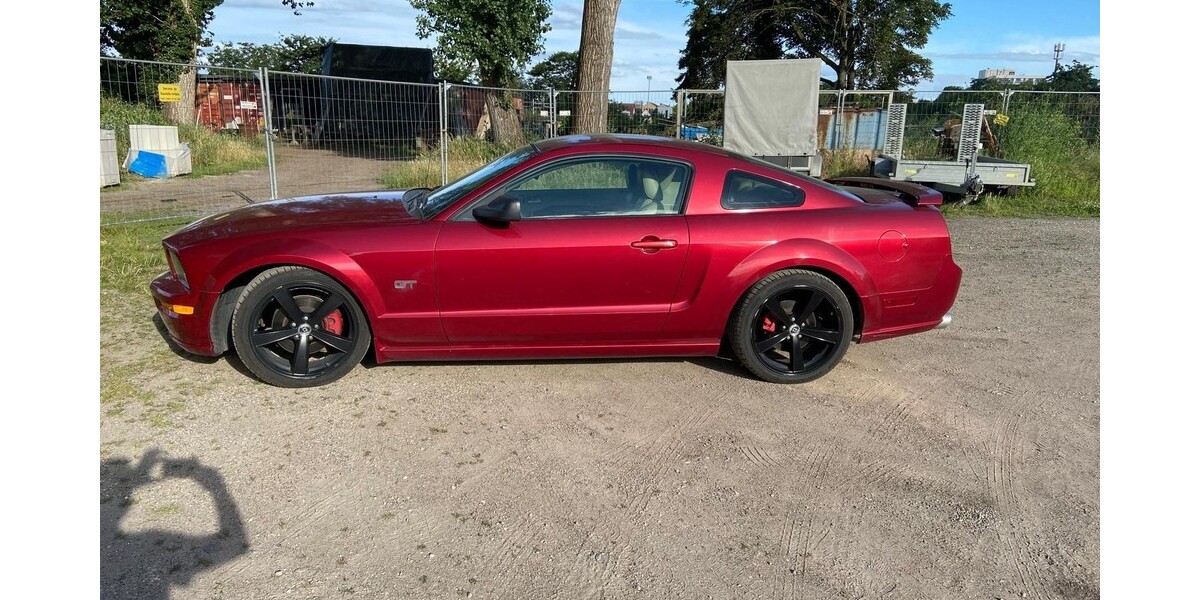 Ford Mustang 58.000 km 17.600 € Mannheim 68159