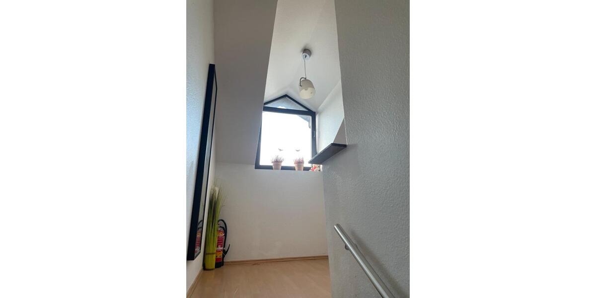 Dachgeschoßwohnung Mönchengladbach Süd - 3 Zimmer, 79 m&sup2;, 600&euro; | Angebot:26669617