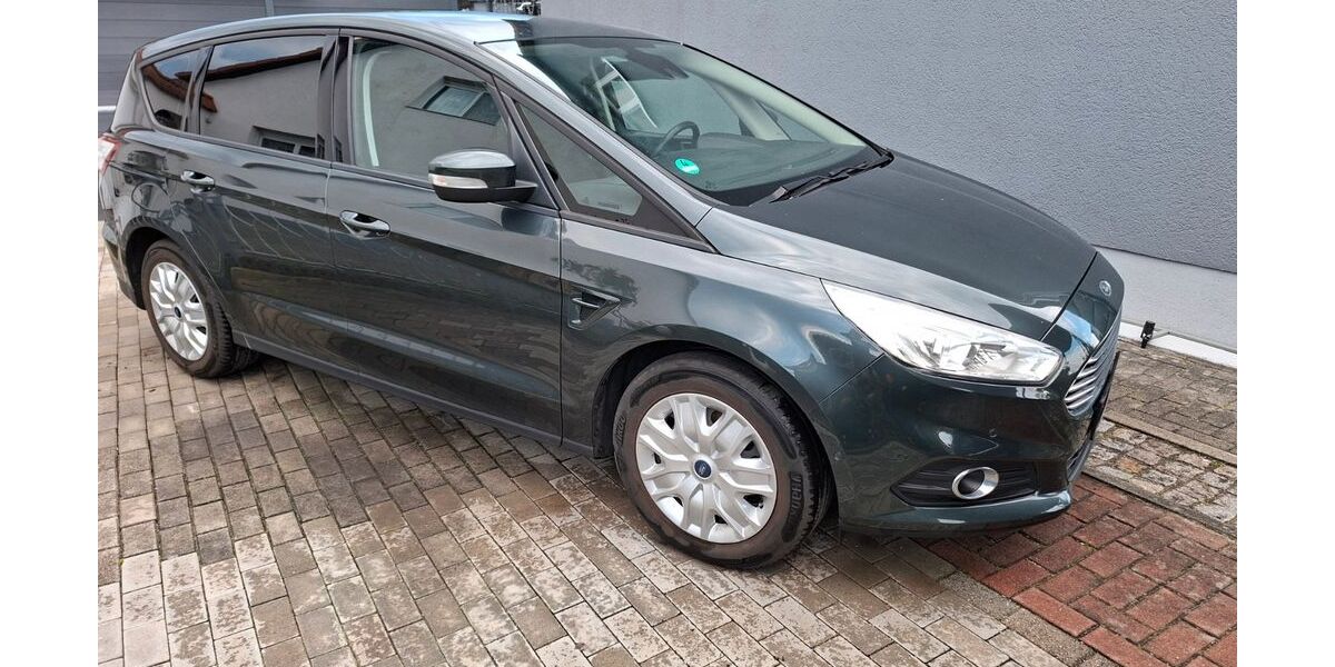 Ford S-Max 159.000 km 9.100 &euro; HÖRLITZ 01968
