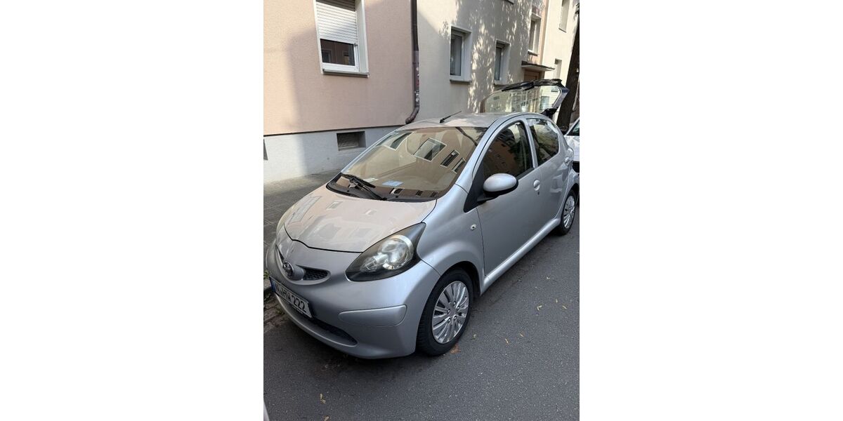 Toyota Aygo (X) 182.700 km 1.950 &euro; Nürnberg 90459