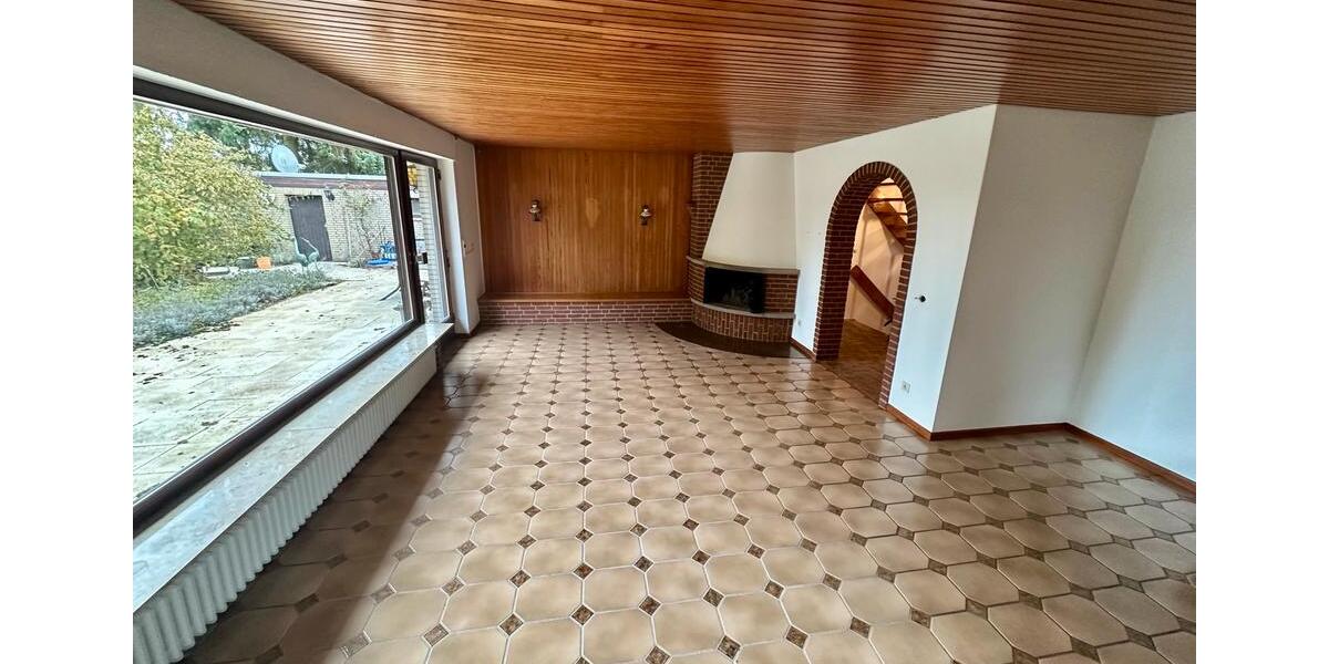 Großz.EFH, Nettokaltmiete 1.350,-€mtl. o. Kaufpreis. 285.000,-€ 5.5 zimmer