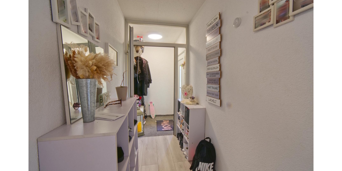 Top Aussicht(en)! Helle 4,5 Zimmerwohnung mit Aufzug und TG-Stellplatz - Etagenwohnung Villingen-Schwenningen Schwenningen | Angebot:27009344