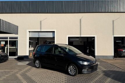 VW Touran 147.419 km 14.990 &euro; Zwickau 08056