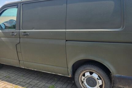VW T5 Transporter 190.000 km 4.200 &euro; Bernburg 06406
