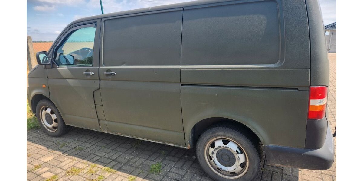 VW T5 Transporter 190.000 km 4.200 &euro; Bernburg 06406