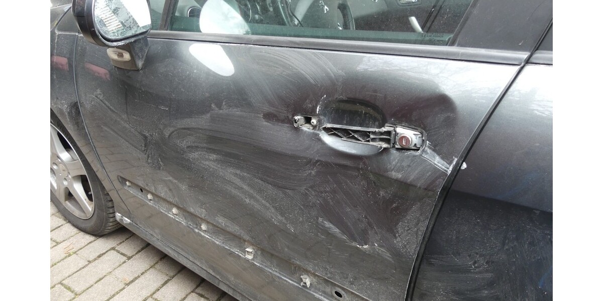 Peugeot 308 217.732 km 2.500 &euro; Nandlstadt 85405