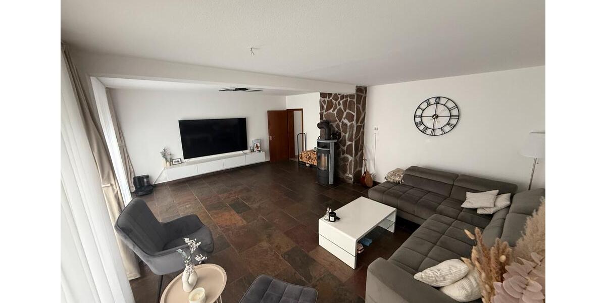 Traumhafte Doppelhaushälfte mit Garten in 91227 Leinburg 4 zimmer