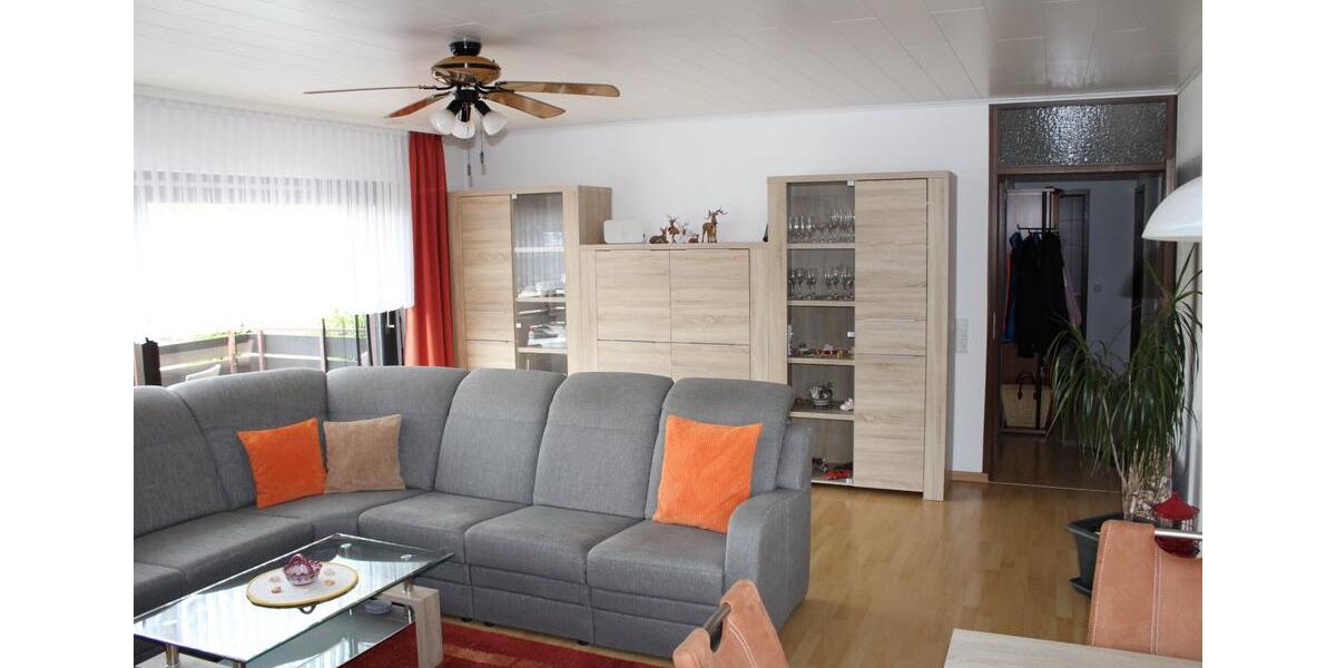 Provisionsfreie helle 4-Zimmer-ETW (1. OG) in Top-Lage 4 zimmer