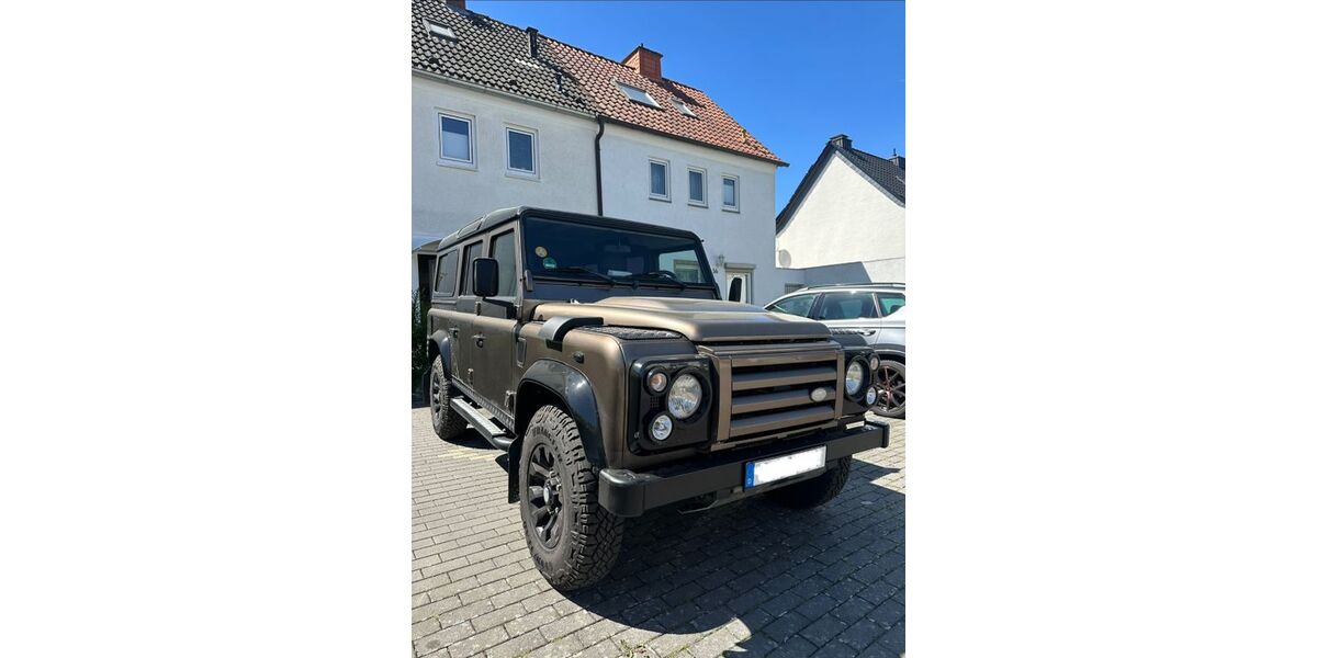 Land Rover Defender 108.000 km 52.949 &euro; Düsseldorf 40211