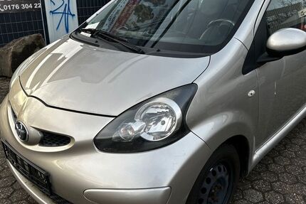Toyota Aygo (X) 162.000 km 2.799 &euro; Köln 51145