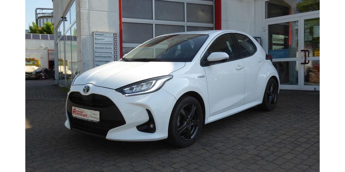 Toyota Yaris 13.097 km 18.900 &euro; Dahlwitz Hoppegarten 15366