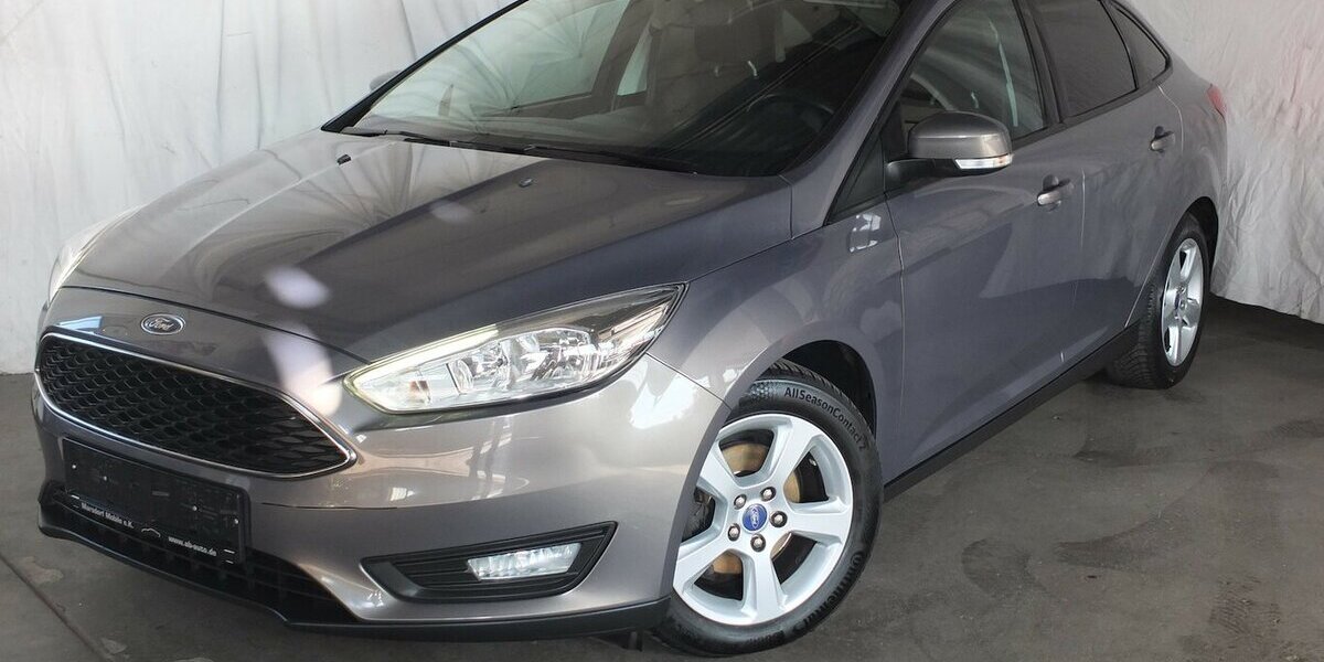 Ford Focus KLIMAUTOMATIK PARKPILOT 4-TÜRIG 118.919 km 6.998 &euro; Köln 50858