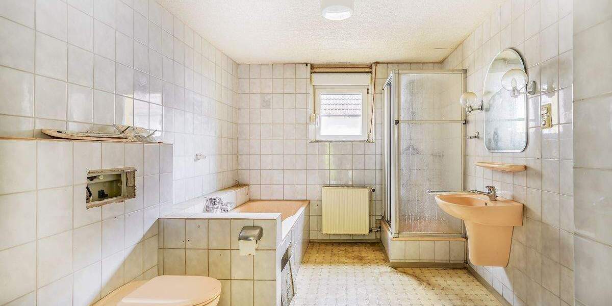 Mehrfamilienhaus, Wohnhaus Karlsruhe / Daxlanden Daxlanden - 8 Zimmer, 245 m&sup2;, 469.000&euro; | Angebot:25862353