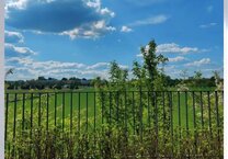 Mit unverbautem Blick ins Grüne ! Exklusive 4,5 Zimmer-Wohnung mit Garten in S- Möhringen