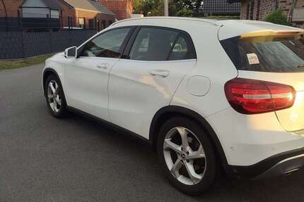 Mercedes-Benz GLA 200 95.000 km 17.200 &euro; Schüttorf 48465