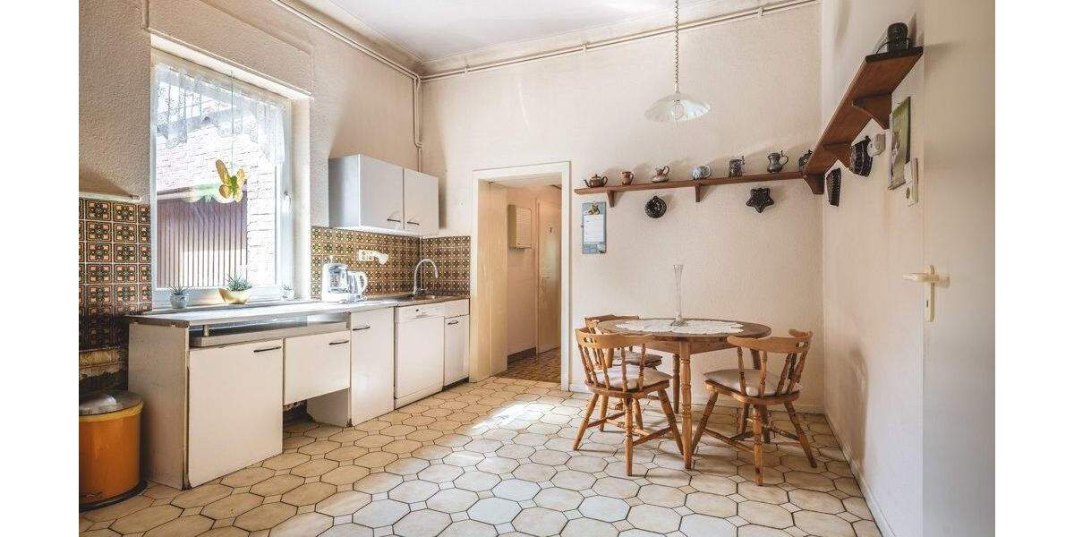 Eine Immobilie - viele Möglichkeiten! Einfamilienhaus mit Garage und großem Garten in Horbach 6 zimmer