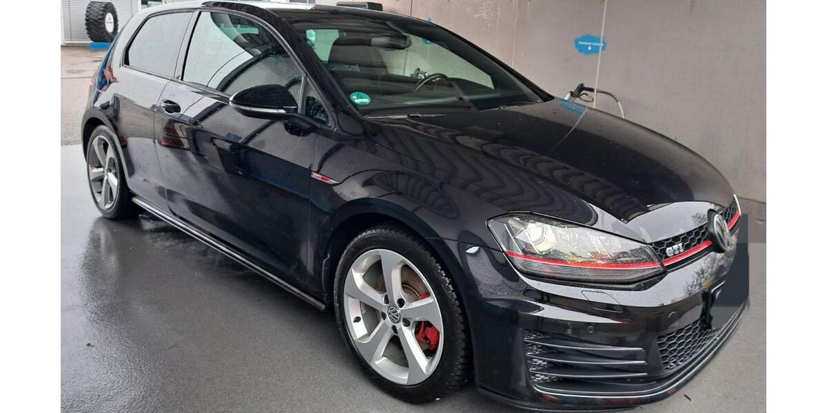 VW Golf 57.000 km 17.999 &euro; Weisenbach 76599