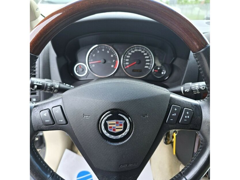 SRX 4X4 V8 Luxury PANO AT- NAVI XENON LEDER BEIGE