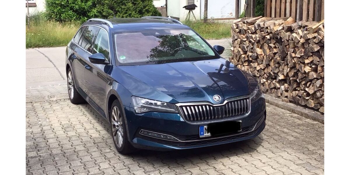 Skoda Superb 89.000 km 22.400 &euro; Grünwald 82031
