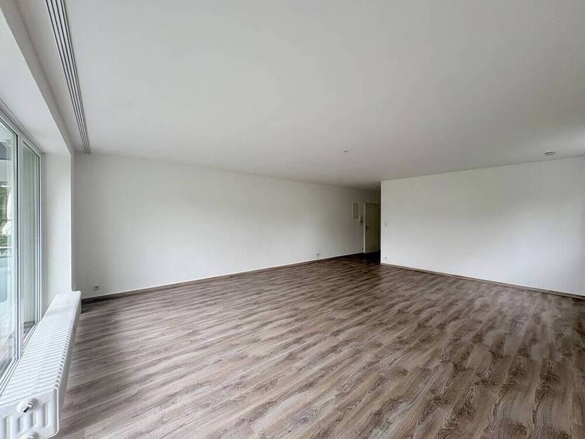 Lichtdurchflutete 2-Zimmer-Wohnung mit Balkon im Herzen von Büderich