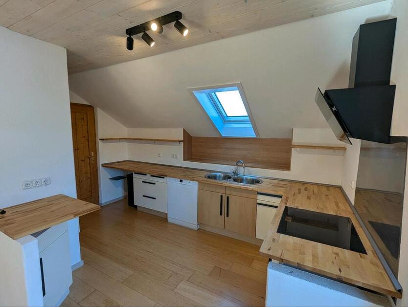 Wohnung 3 Zimmer 94m² mit Keller und Balkon