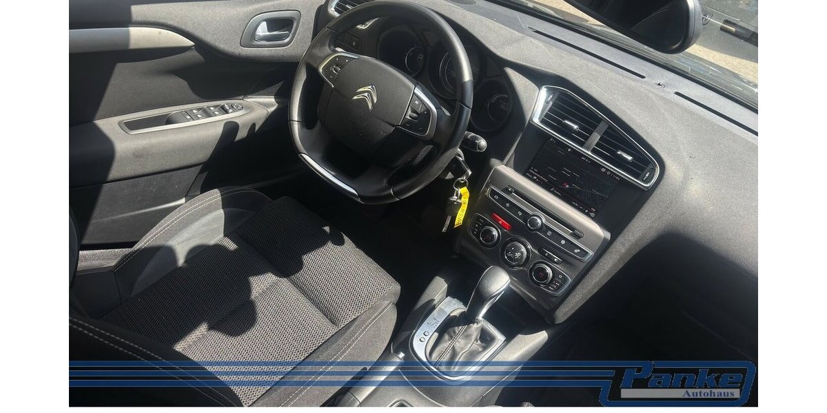 Citroen C4 Selection 120 EAT6*SHZ*DAB*NAV*BT*Tempo* 111.305 km 9.990 &euro; Berlin 13187
