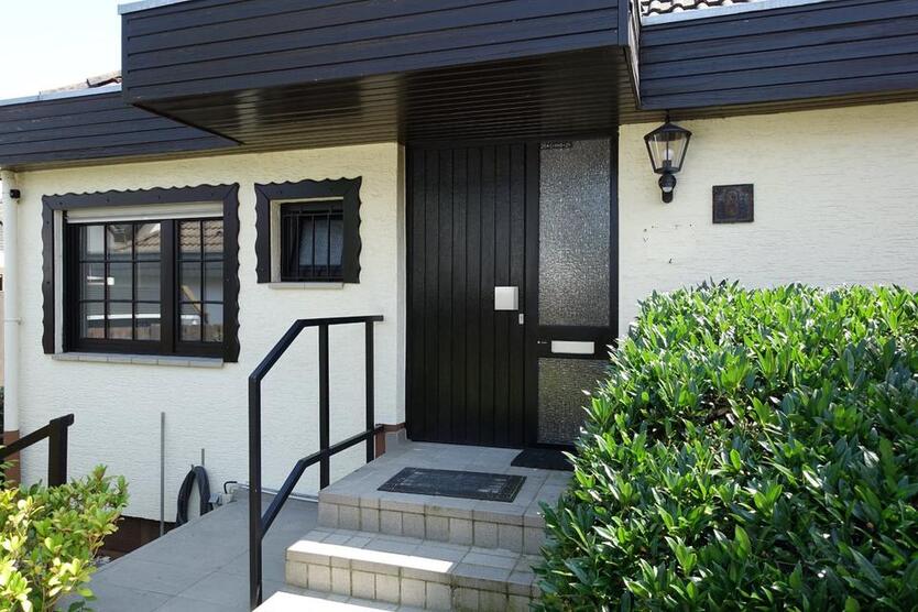 Einfamilienhaus mit Garage, Terrasse & Top-Lage in Meckenheim