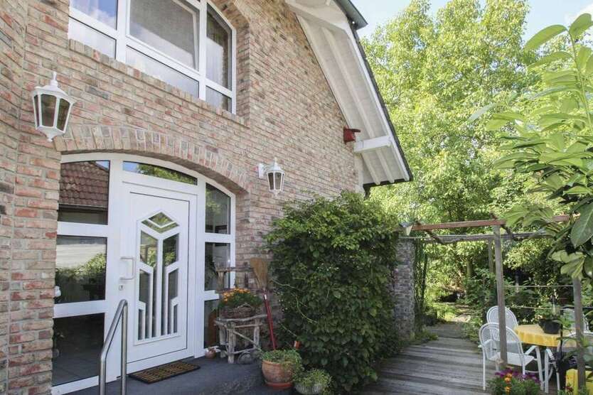 Haus zum Kaufen in Hennef (Sieg) 548.000 € 176.2 m²