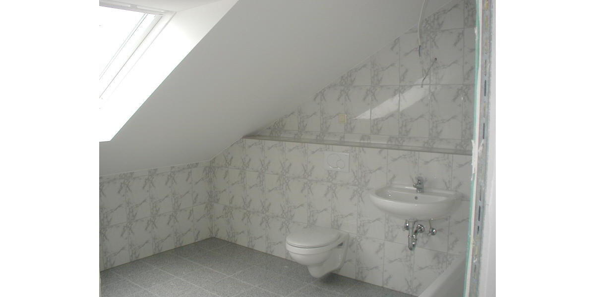 ObjNr:16134 - Traumwohnung in einem Dreifamilienhaus mit einem Tageslichtbad und Stellplatz 2.5 zimmer