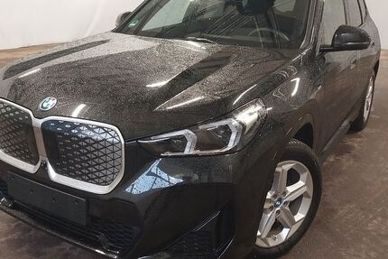 BMW iX1 6.000 km 39.990 € Gröbenzell 82194