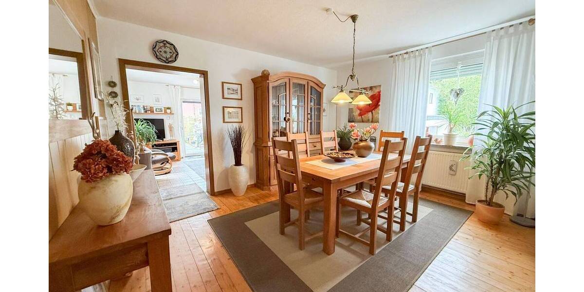 Mehrfamilienhaus, Wohnhaus Hennef (Sieg) Hennef - 6 Zimmer, 170 m&sup2;, 375.000&euro; | Angebot:26657322