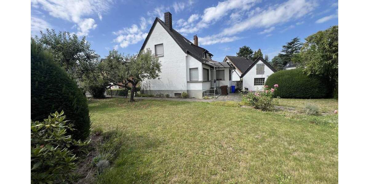 Charmante DHH mit großem Potenzial in Neuss 4 zimmer