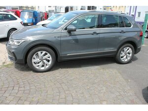 VW Tiguan 2,0 TDi 4-Mo DSG Navi AHK SOFORT !! 10 km 43.300 € Bonn 53225