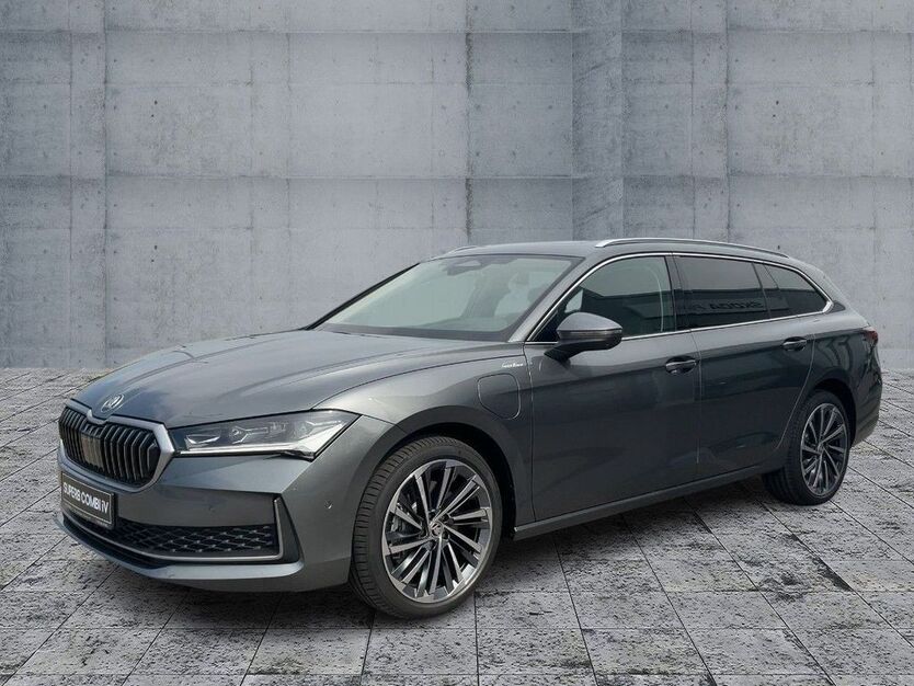 Skoda Superb 14.000 km 43.470 € Himmelkron 95502