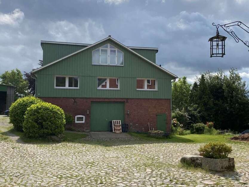 Büro in Steinburg 1.725 € 302 m²