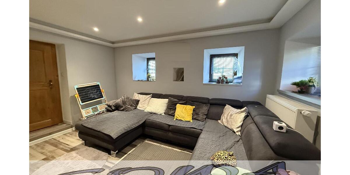 Modernisiertes Einfamilienhaus in Wellheim mit Nebenräumen und Carport - Ein Objekt von Ihrem Immobilienpartner SOWA Immobilien und Finanzen - Einfamilienhaus Wellheim | Angebot:27109249