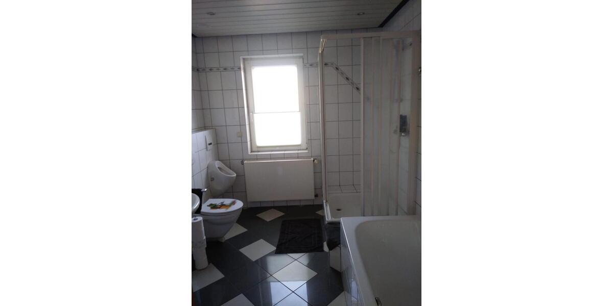 Dachgeschoßwohnung Uslar - 3 Zimmer, 105 m&sup2;, 850&euro; | Angebot:26354068
