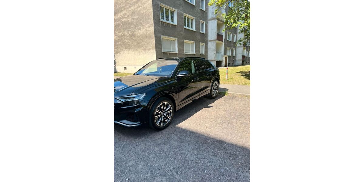 Audi Q8 143.000 km 43.000 &euro; Borna 04552