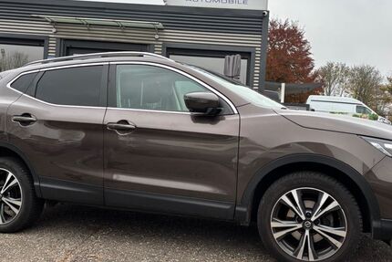 Nissan Qashqai 93.800 km 15.400 &euro; Lübeck 23560