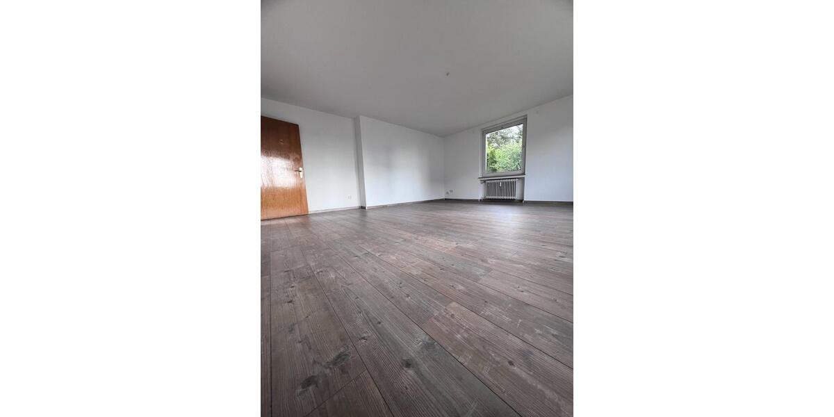 Etagenwohnung Siegen - 5 Zimmer, 111 m&sup2;, 1.150&euro; | Angebot:26020529