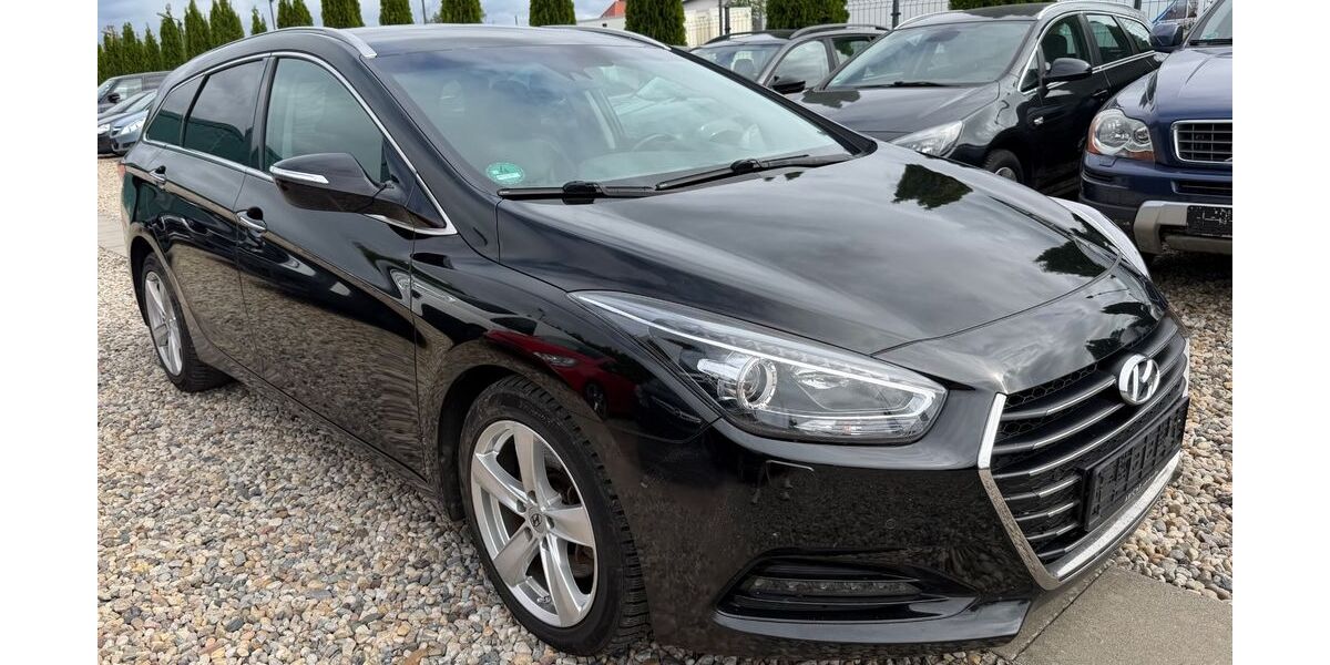 Hyundai i40 175.000 km 7.590 &euro; Potsdam Mittelmark / Beelitz 14547