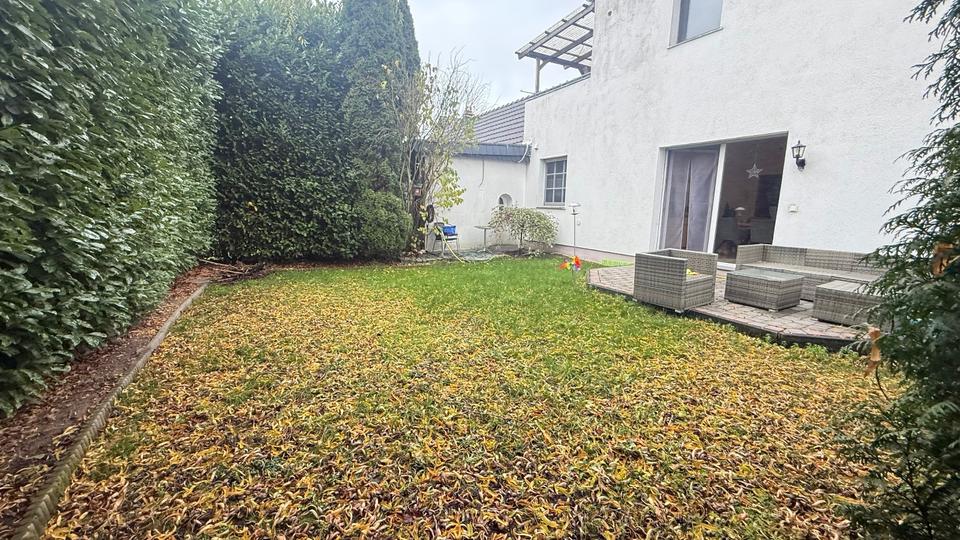 Große 3-Zi.-Whg. im EG mit Garten & eigenen Innenhof 3 zimmer