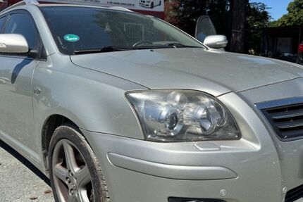 Toyota Avensis 210.834 km 1.299 &euro; Chemnitz 09125