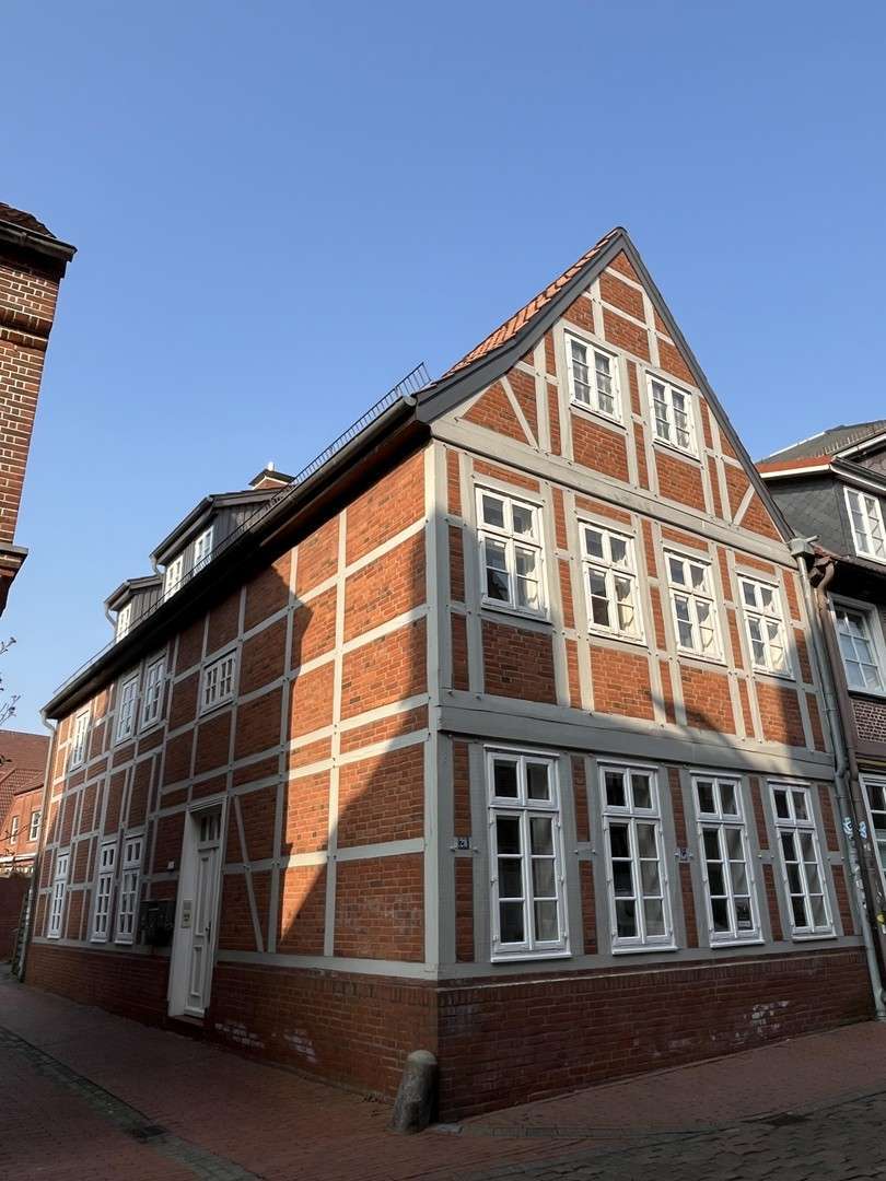 Haus zum Kaufen in Stade 635.000 € 209 m² 8 zimmer